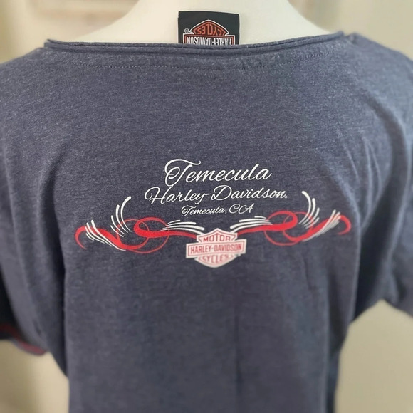 ⭐️Women’s Harley Davidson T shirt - Picture 2 of 3